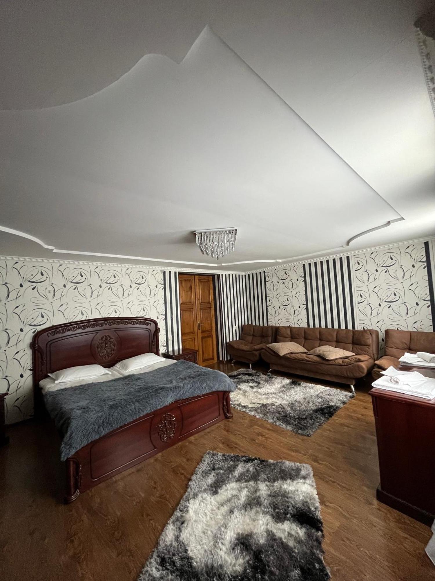 Guest House Misho Kazbegi Esterno foto